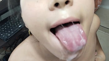 sex я получаю вкусный минет от сводной сесстры пока я не кончу на ней porn