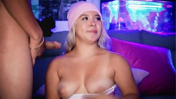 sex хобби этой красивой колумбийской блондинки наслаждаться членом своего дяди porn