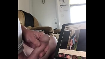 sex мастурбирует на belle delphine porn