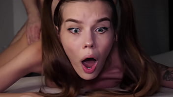 sex omg私のお尻はきつすぎるかわいい18歳の若い女性は痛みを伴うアナルファック中に苦労しますalinafoxxx porn