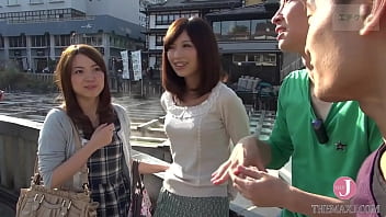 sex 旅行の恥を気にしませんか彼女は夫よりも大きなペニスを持っていることをとても嬉しく思っています夫の不貞を解消するために旅に出た人妻と温泉に入る前にセクシーな汗をかきまくりました イントロ porn