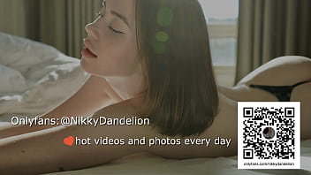 sex трахаю очень мокрую киску в позе обратной наездницы и кончаю в ее тугую киску 4k 60fps porn