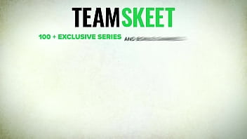 sex teamskeetビッグティットポルノスターミアハリファは彼女のジューシーな猫の奥深くに巨大な黒いコックを取ります porn