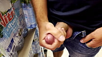 sex помогать этому парню получить камшот в супермаркете публично и так рискованно porn