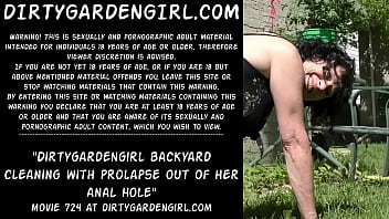 sex dirtygardengirl убирает задний двор с пролапсом из ее анальной дырки porn