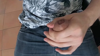 sex мастурбация большим членом крупным планом со стонами и камшотом с очень густой спермой porn