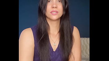 sex помочился ей в трусики а потом снял их и снова обрызгал porn