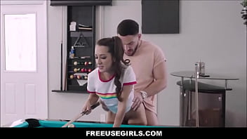 sex freeuse миниатюрная молодая женщина в любое время трахается с игрушкой во время игры в бильярд freya von doom porn