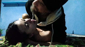 sex 私のような老人にとって最高のことは彼の処分で真新しい ninfet を持っていることです正しい dany rio porn