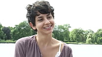 sex ersties симпатичная крошка трахает себя пальцами в любительском видео на лодке porn