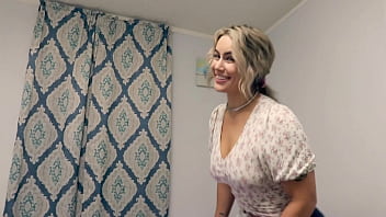 sex делю постель с моей горячей мачехой porn