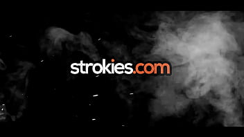 sex strokies рыжая горячая брюнетка кэссиди блисс проводит пальцами по своему кусту и дрочит на слюнях porn