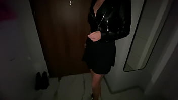 sex девушка изменяет после техновечеринки снимает презерватив porn