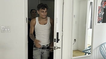 sex мамаша берет неожиданный отпуск porn