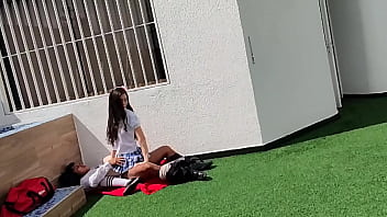 sex молодые школьники занимаются сексом на школьной террасе и попали на камеру наблюдения porn