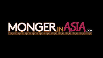 sex セクシーなタイの娼婦がキュウリとセックス porn