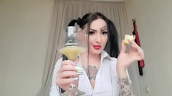 sex сладкий и вкусный яблочный плевок для грязного мальчика откройте рот и насладитесь незабываемым коктейлем от porn