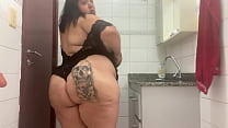 sex я пошла в ванную со всеми в доме и кончила на пол в ванной своим огромным дилдо мэри джуана porn
