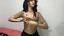 sex 義理の妹が服を着ていないのを見ると興奮し彼女の金持ちの猫とセックスする スペイン語のポルノ porn
