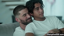 sex молодой мальчикгей теряет девственность со старшим любовником porn