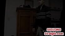 sex сосущий член ебарь соблазняет твинка str8 в домашнем минете porn