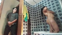 sex шпионю и трахаю мою горячую сводную сестру с большой задницей в душе подборка porn