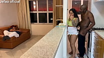 sex я пошел чинить машину если клиент а ее муж переплелся с телевизором и оставил горячую женщину рядом со мной я очень porn