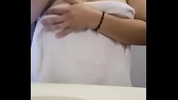 sex скрытая камера слитое в сеть домашнее видео студентки с большими сиськами в ванной porn