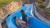 sex моя глупая сводная сестра застряла на горке в бассейне и я воспользовался возможностью чтобы трахнуть ее дико porn