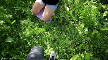 sex моя девушка не могла удержаться от сосания моего члена на улице porn