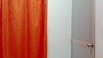 sex я нахожу в комнате босса использованный фаллоимитатор со спермой она приходит за ним и намекает на меня она меня porn