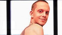 sex горячая 18летняя девушка только что окончившая high sch00l хотела развести меня через мою glory hole в моем отеле в porn