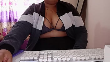 sex сегодня на моей новой работе моя начальница которая очень горяча заставляет меня работать без одежды потому что она porn