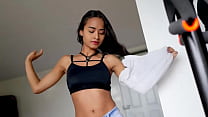sex миниатюрная рыжая эмо с коричной кожей сосет член перед скачком с ее кремовой тугой киской porn