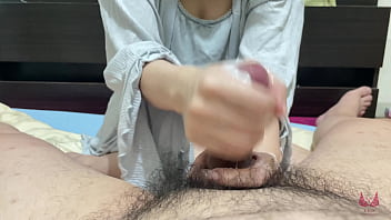 sex 手をスピードアップして30秒以内にすべて撮影してくださいこんなにたくさん撮影できるとは予想していませんでしたもちろん撮影後も敏感なペニスをいじる必要があります porn
