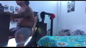 sex im so horny that i enter my stepbrothers room and while he plays with his computer i start to suck him very rich so porn