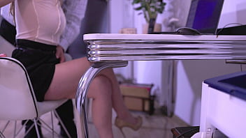 sex никогда не знаешь что секретарша делает на работе когда ей звонишь ее босс трахает ее в офисе porn