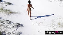 sex худенькая украинка с маленькими сиськами лилит ариэль раздевается на пляже porn