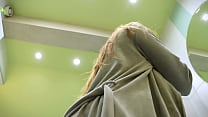 sex горячая красотка любит мастурбировать и трахать себя дилдо прячась ото всех porn