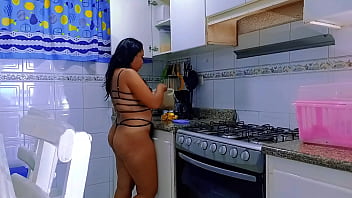 sex приготовление кофе в нижнем белье мой сосед трахает меня на кухне в итоге мы очень хорошо трахаемся на столе ты porn