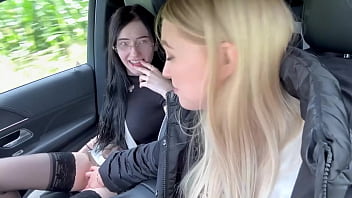 sex даю ей уроки вождения но в итоге трахаю ее гденибудь на улице на заднем сиденье своей машины porn