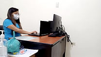 sex женщинадоктор горячая шлюшка в офисе пациент понимает что она снимает домашнее порно и просит интенсивный минет от porn