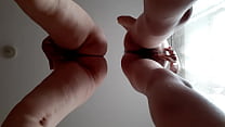 sex подружки начали вместе мастурбировать и вместе кончать интенсивный оргазм с дрожащими ногами porn
