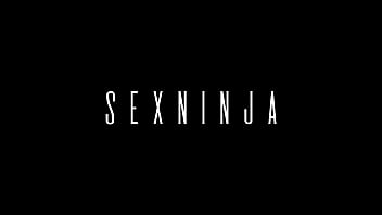 sex 継母はパンティーを私のチンポに巻き付けて私を捕まえます porn