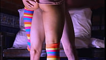 sex 継娘は大胆な提案で彼を誘惑しその夜彼を彼女の玩具にし彼女は彼を快楽の限界まで連れて行くと約束した porn