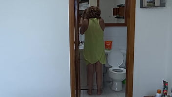 sex на пляже пасынок очень сильно проснулся со своим большим членом и просит позволить ему подрочить глядя на меня в porn