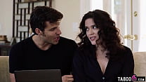 sex компьютерный техник находит порно на латинской милфе victoria voxxx на ее компьютере porn