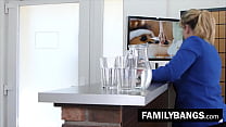 sex familybangscom великолепную милфу с большими сиськами отшпилил извращенецмассажист porn