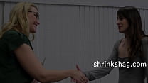 sex миниатюрная 18летняя и ее бойфренд получают лекарство от семейного порнопринуждения porn