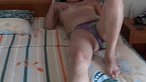 sex на пляже я позволяю друзьям моего пасынка кончить в мою волосатую киску я обожаю их молодые и твердые члены porn